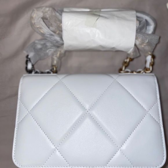 CHANEL  White Quilted Lambskin Small 19 Flap Bag Gold and Ruthenium Hardware - Picture 2 of 8
